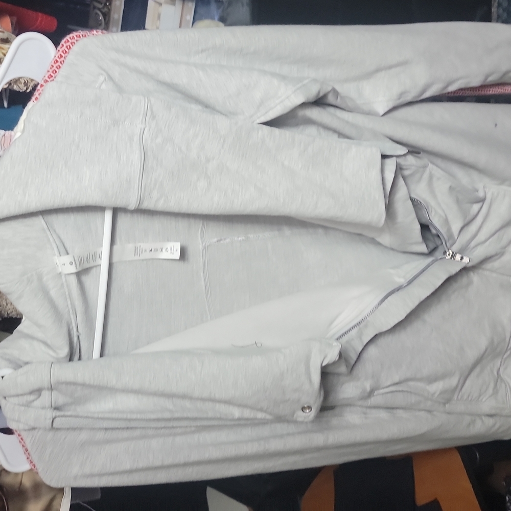 Lululemon Jacket - Picture 8 of 8